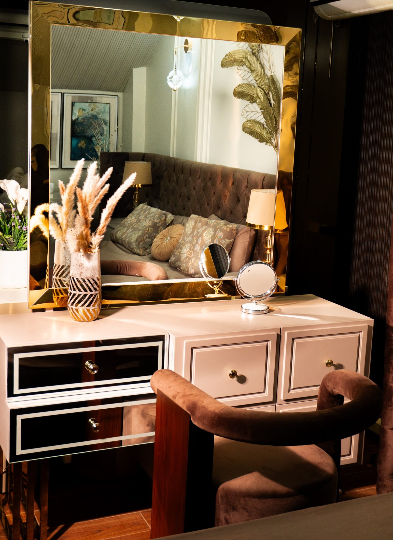 Elegant Noir Luxe Bedroom Set - Image 5