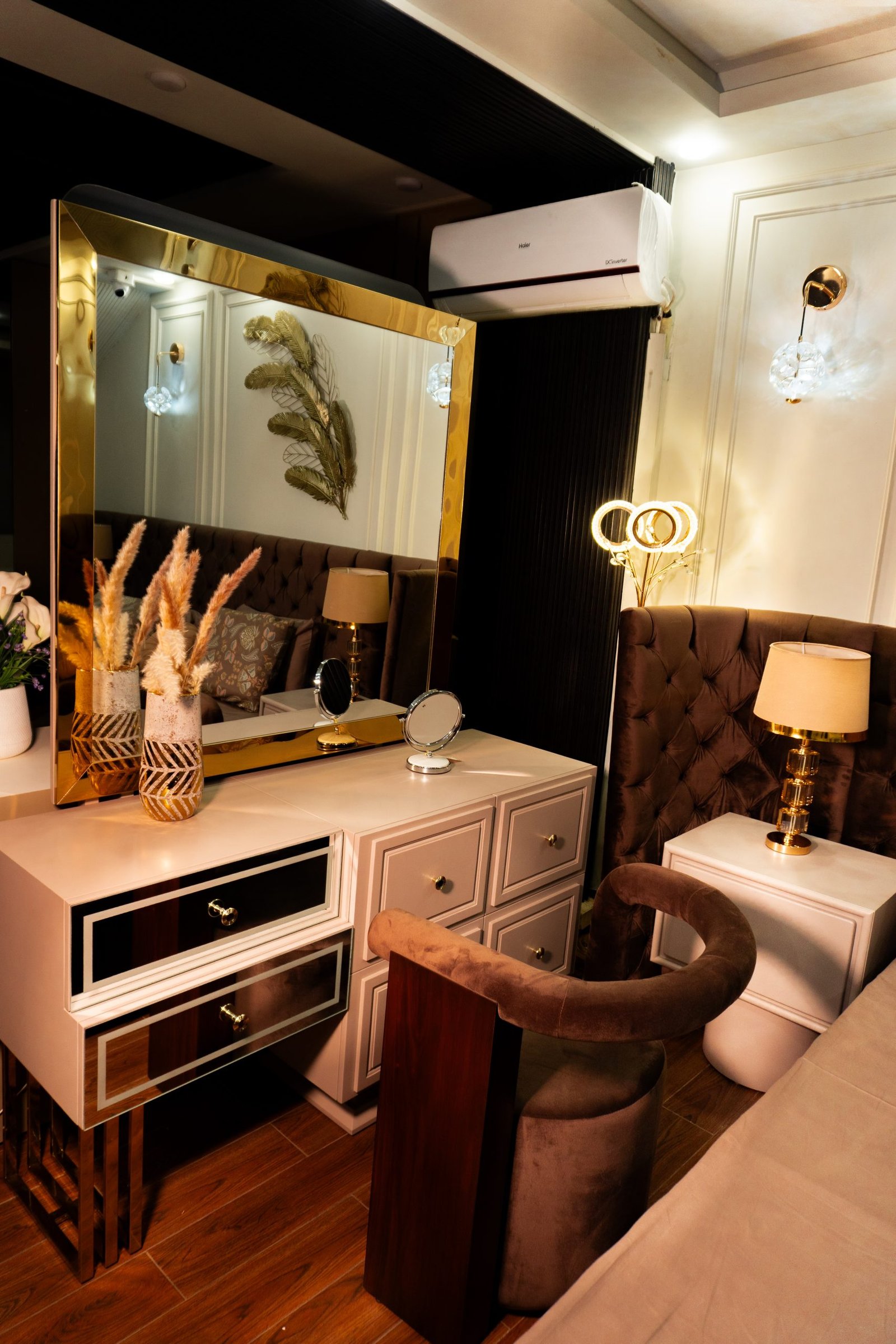 Elegant Noir Luxe Bedroom Set - Image 6