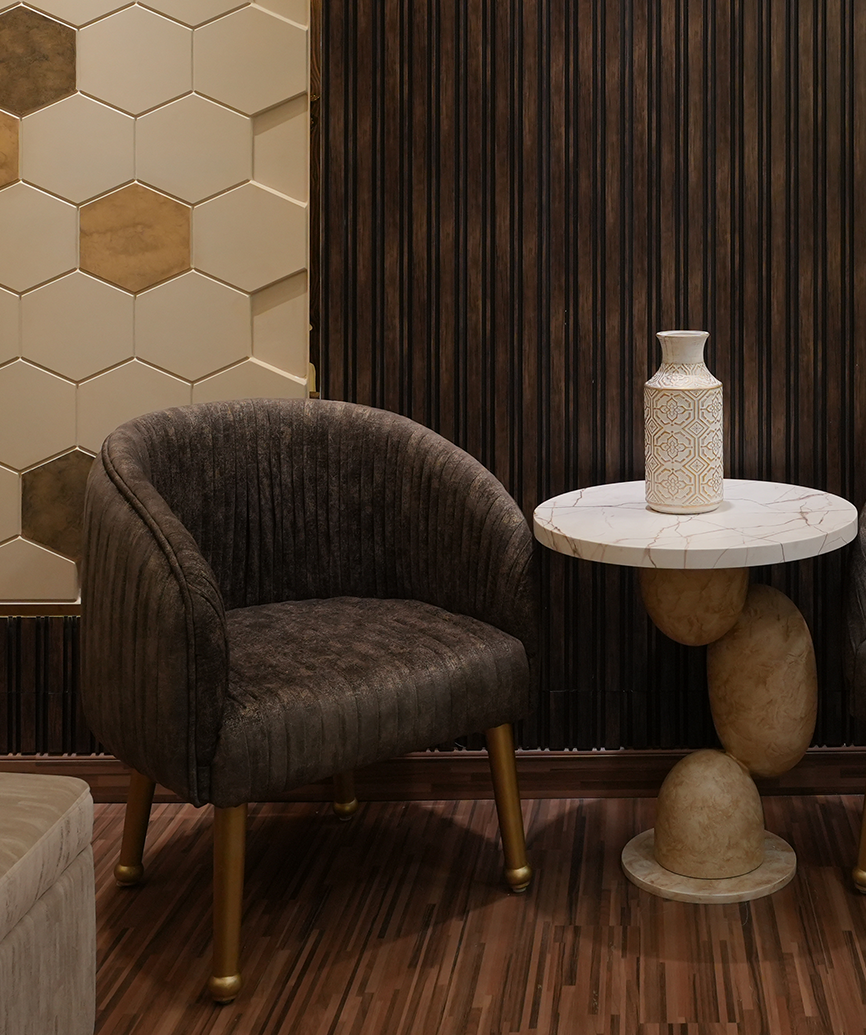 Armchair Lark - Image 3